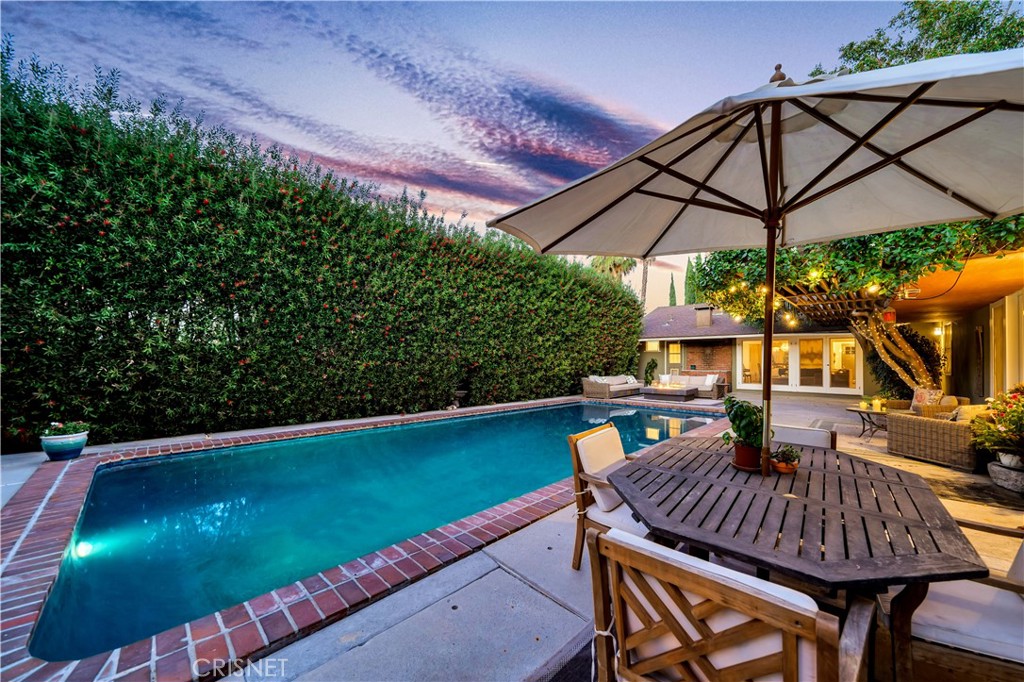 3667 Willowcrest Avenue Studio City, CA 91604 - Photo 32 of 49 a view of an outdoor sitting area with furniture