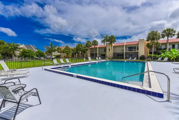 $1,950 | 1605 Highway 1, Unit C302, Jupiter, FL 33477