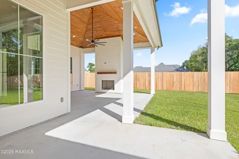 $860,000 | 117 Leaning Oak Drive, Lafayette, LA 70508