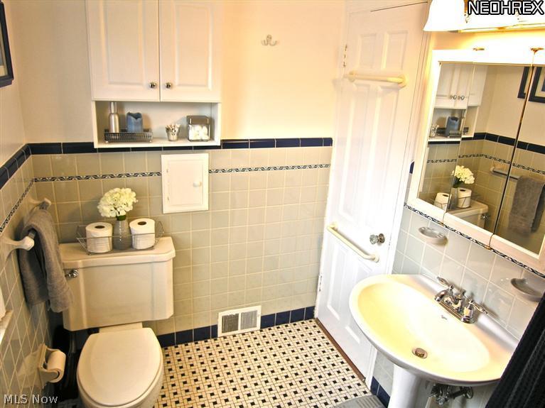 3509 Boynton Road Cleveland Heights, OH 44121 - Photo 17 of 21