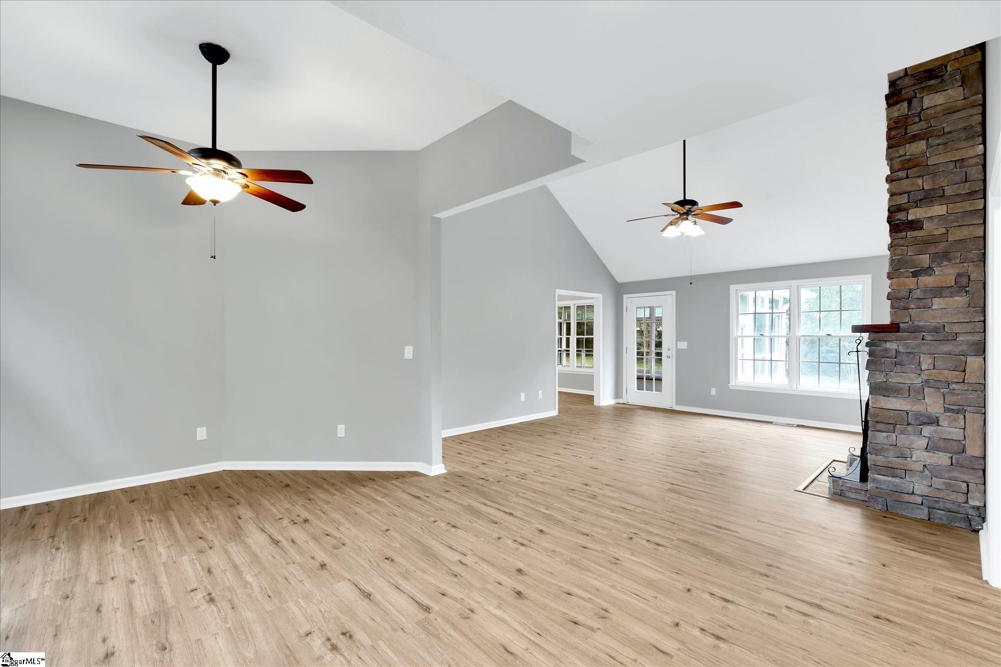 111 Highway 14 Landrum, SC 29356 - Photo 17 of 34