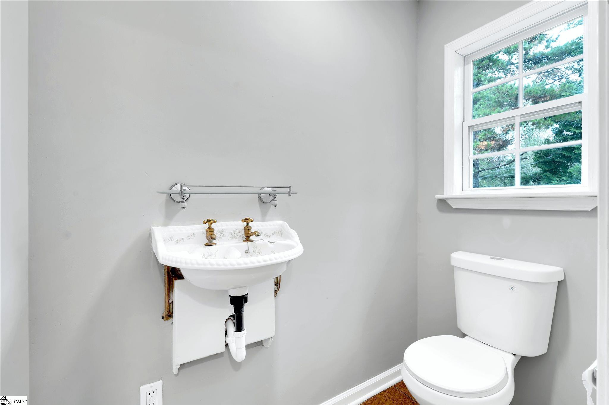 111 Highway 14 Landrum, SC 29356 - Photo 18 of 34