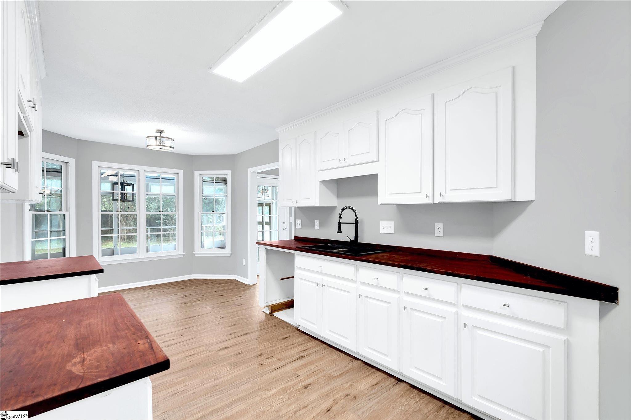 111 Highway 14 Landrum, SC 29356 - Photo 6 of 34