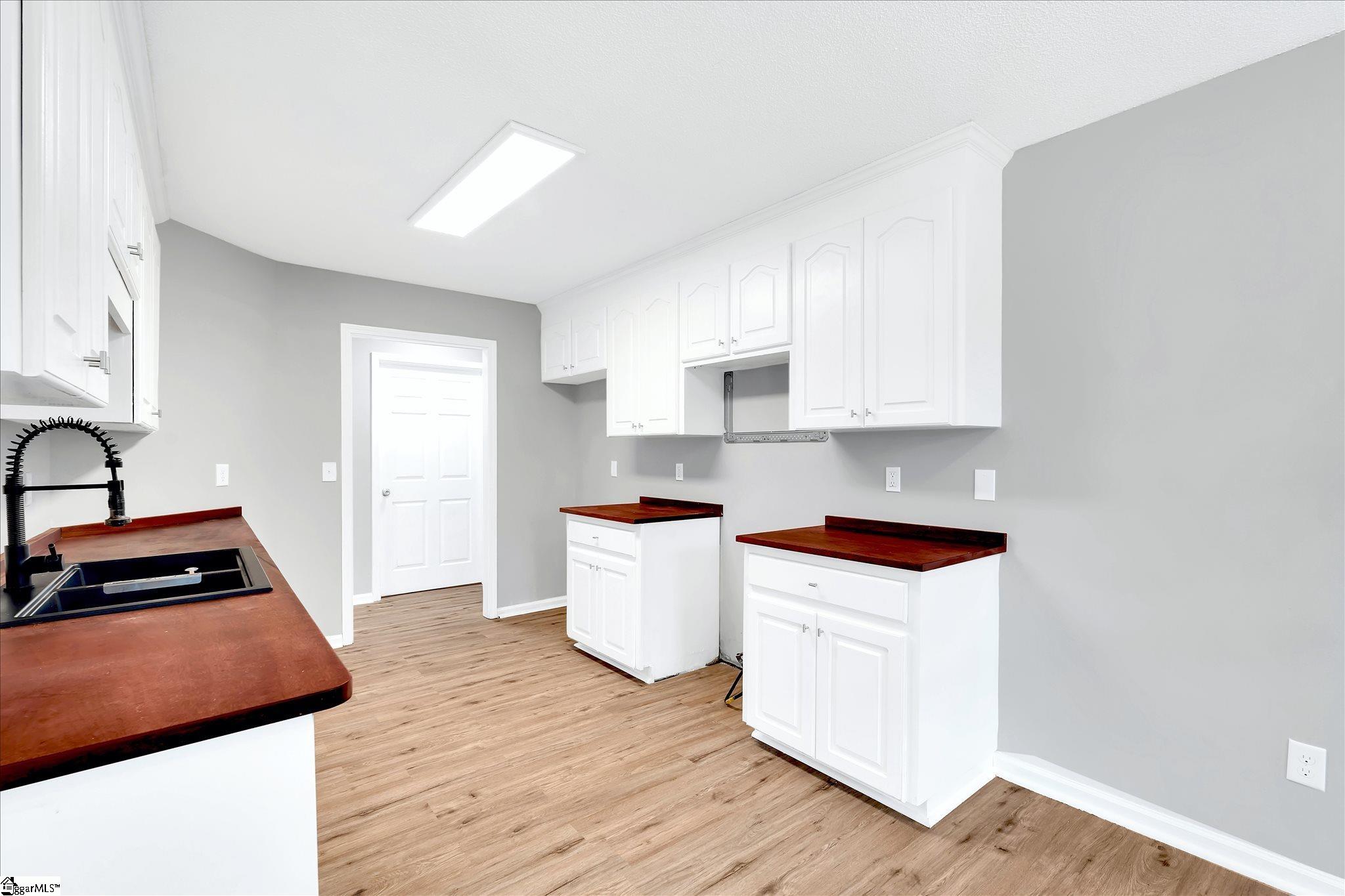 111 Highway 14 Landrum, SC 29356 - Photo 8 of 34