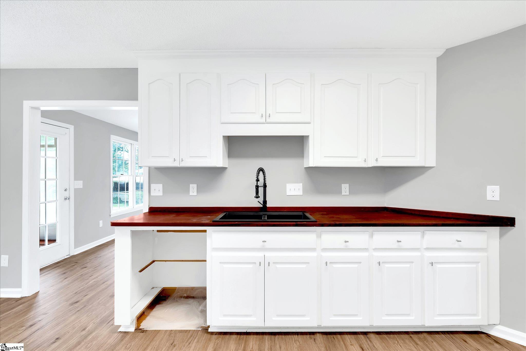 111 Highway 14 Landrum, SC 29356 - Photo 10 of 34