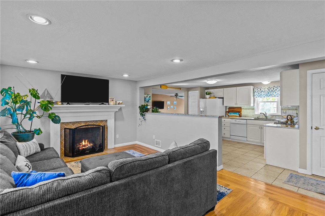 50 Deborah Road Warwick, RI 02888 - Photo 5 of 20