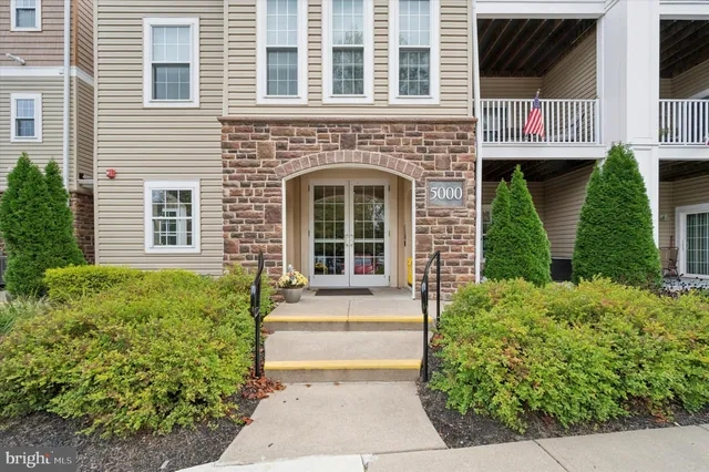 $295,000 | 5000 Village, Unit 5102, Marcus Hook, PA 19061