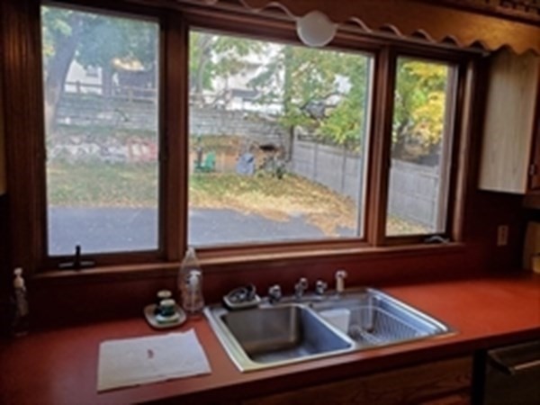 29 Bartlett Crescent Brookline, MA 02446 - Photo 11 of 27