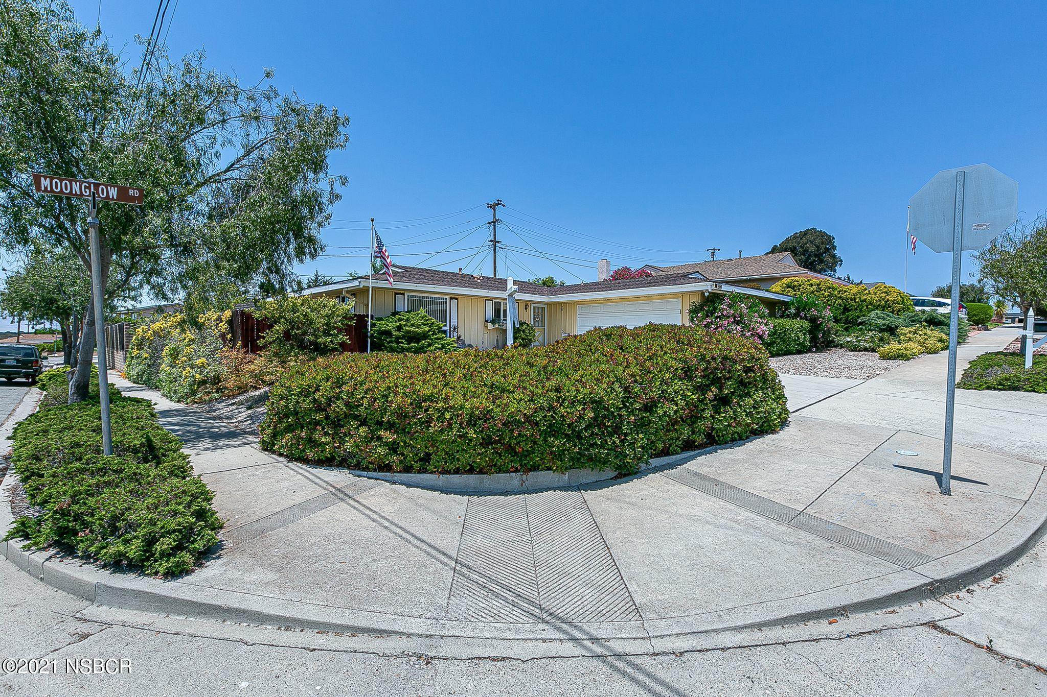 690 Moonglow Road Lompoc, CA 93436 - Photo 3 of 33 690 Moonglow RD 3