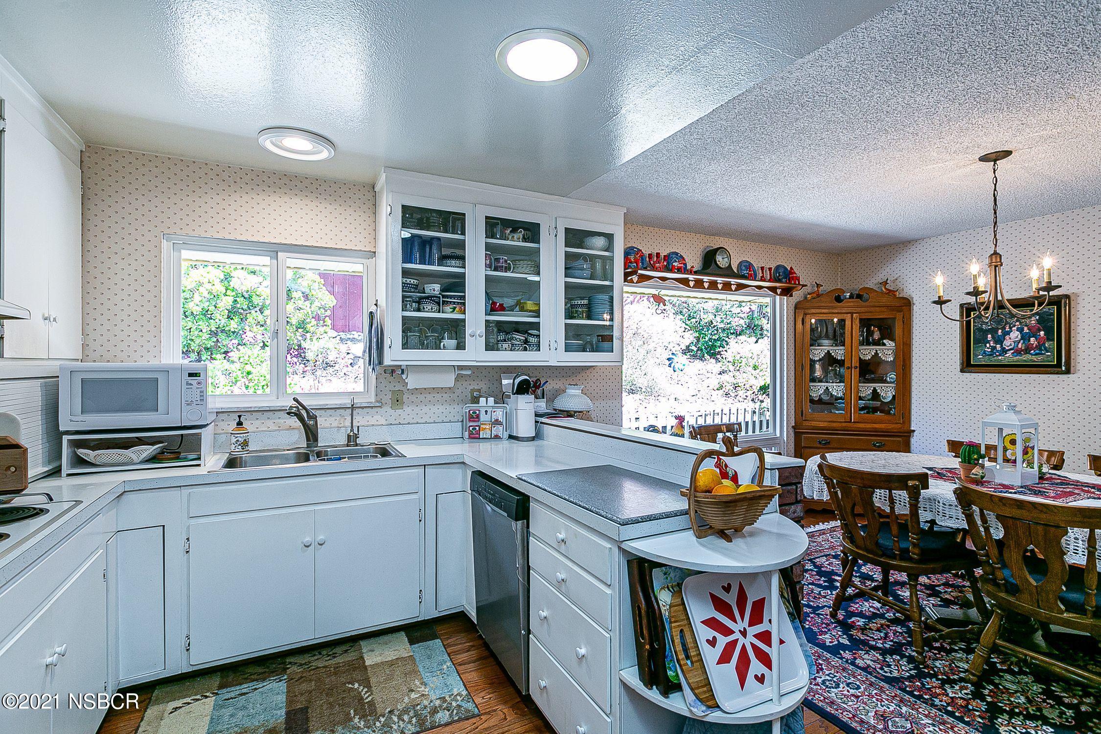 690 Moonglow Road Lompoc, CA 93436 - Photo 10 of 33 690 Moonglow RD 10