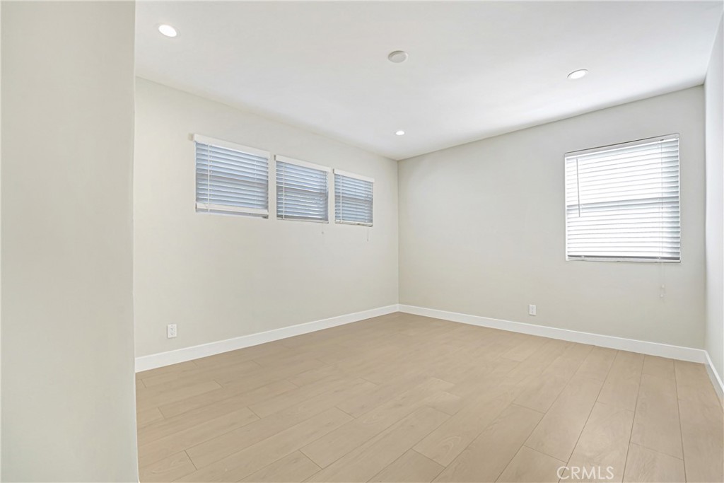 18216 Hartland Street Reseda, CA 91335 - Photo 13 of 29 Main House:BR#2