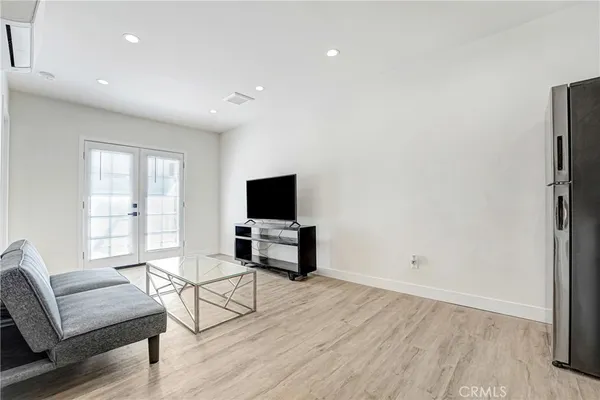 $1,429,000 | 18216 Hartland Street, Reseda, CA 91335