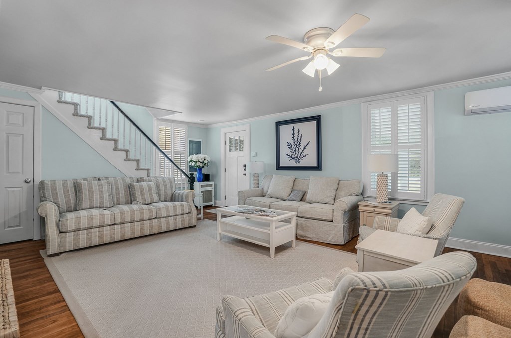 23345 Fairview Road Cape Charles, VA 23310 - Photo 10 of 65 Living Room