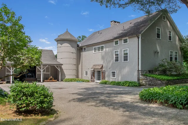 a view of a house with a big yard