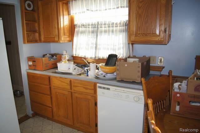 7043 West Frances Road Flushing, MI 48433 - Photo 12 of 32 DSC02623.JPG