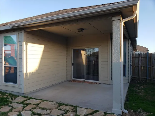 $2,200 | 820 Poncho Lane, Fort Worth, TX 76052