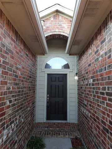 $2,200 | 820 Poncho Lane, Fort Worth, TX 76052