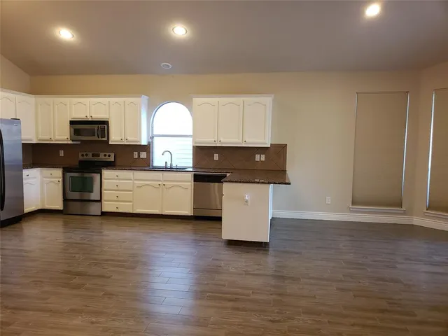 $2,200 | 820 Poncho Lane, Fort Worth, TX 76052