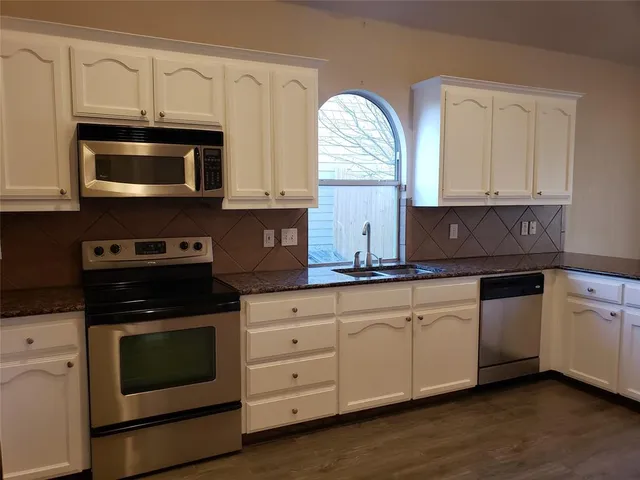 $2,200 | 820 Poncho Lane, Fort Worth, TX 76052