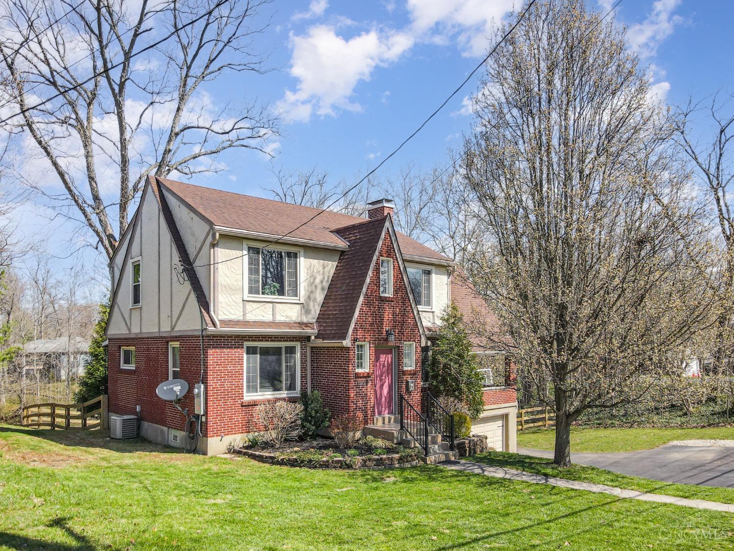 1920 Compton Road Cincinnati, OH 45231 - Photo 3 of 28 Gallery Image 3