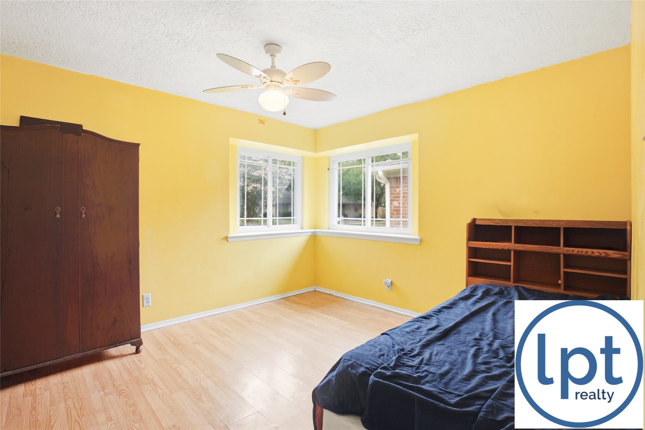 29011 Binefield Street Spring, TX 77386 - Photo 26 of 40 a bedroom with a bed and a window