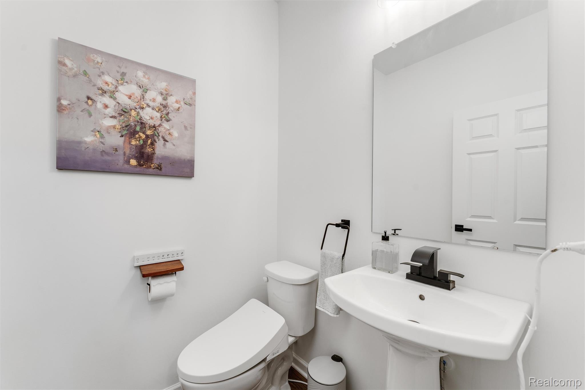 908 South Livernois Road Rochester, MI 48309 - Photo 17 of 49 Bathroom featuring toilet and a sink