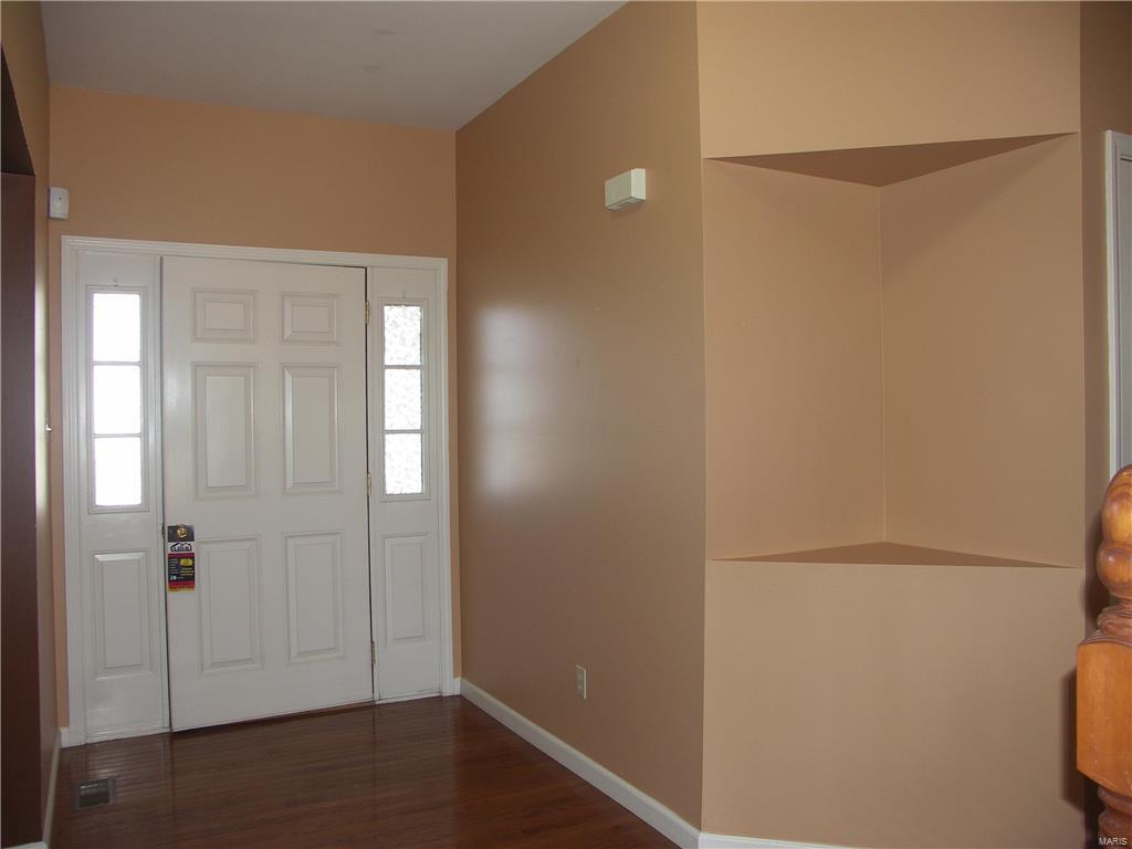 8 Compass Pointe St. Louis, MO 63129 - Photo 2 of 23 Gallery Image 2