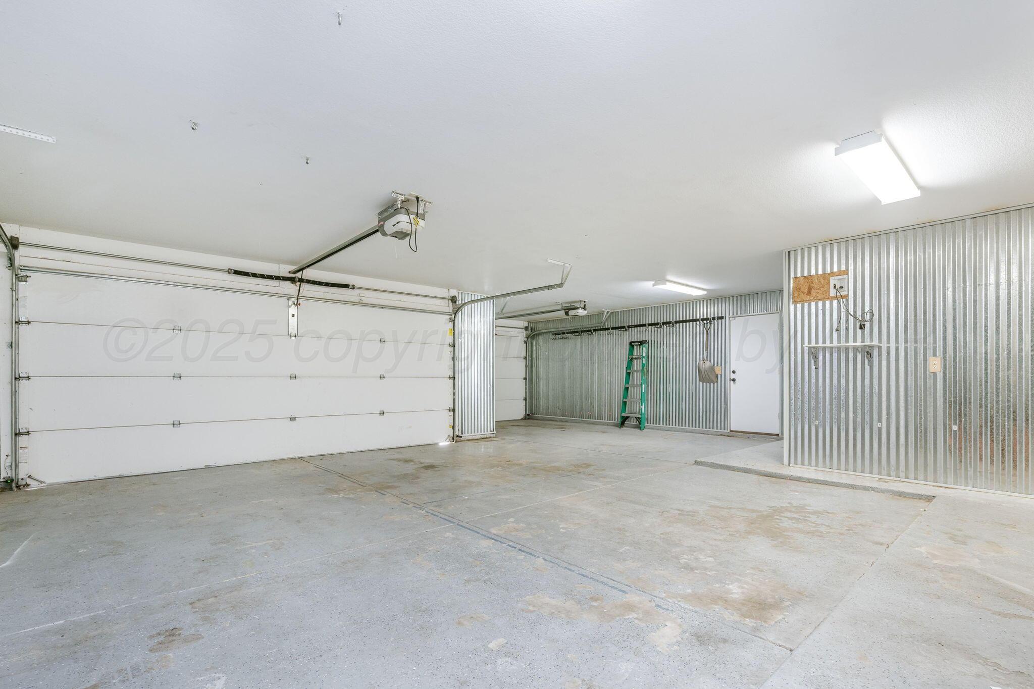3407 Spokane Avenue Amarillo, TX 79118 - Photo 20 of 24 Garage