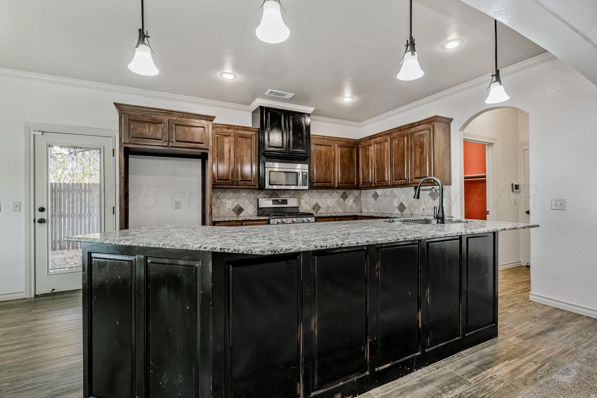 3407 Spokane Avenue Amarillo, TX 79118 - Photo 6 of 24 Kitchen