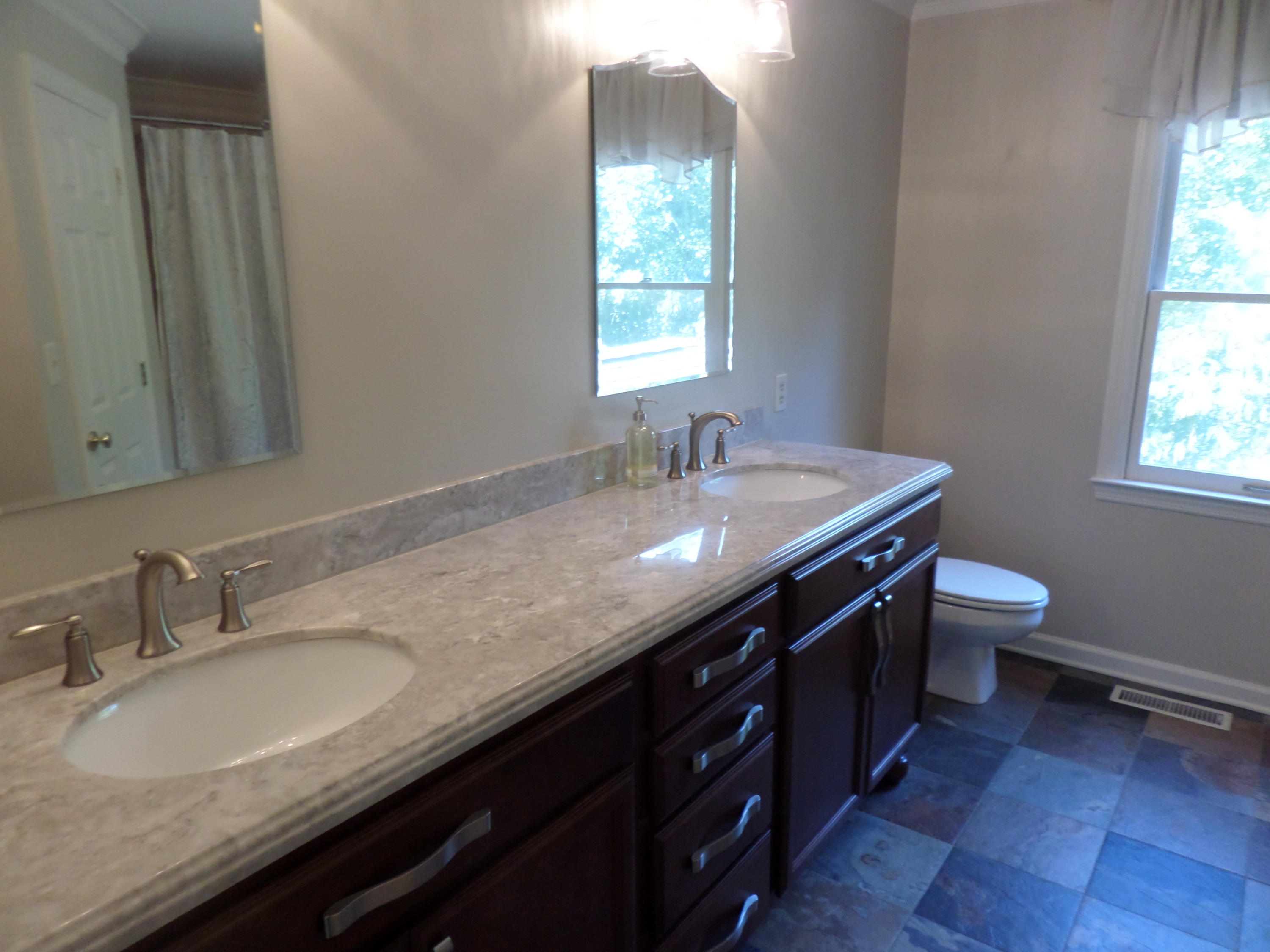 18 Radisson Cove Oak Ridge, TN 37830 - Photo 17 of 40 Master bathroom