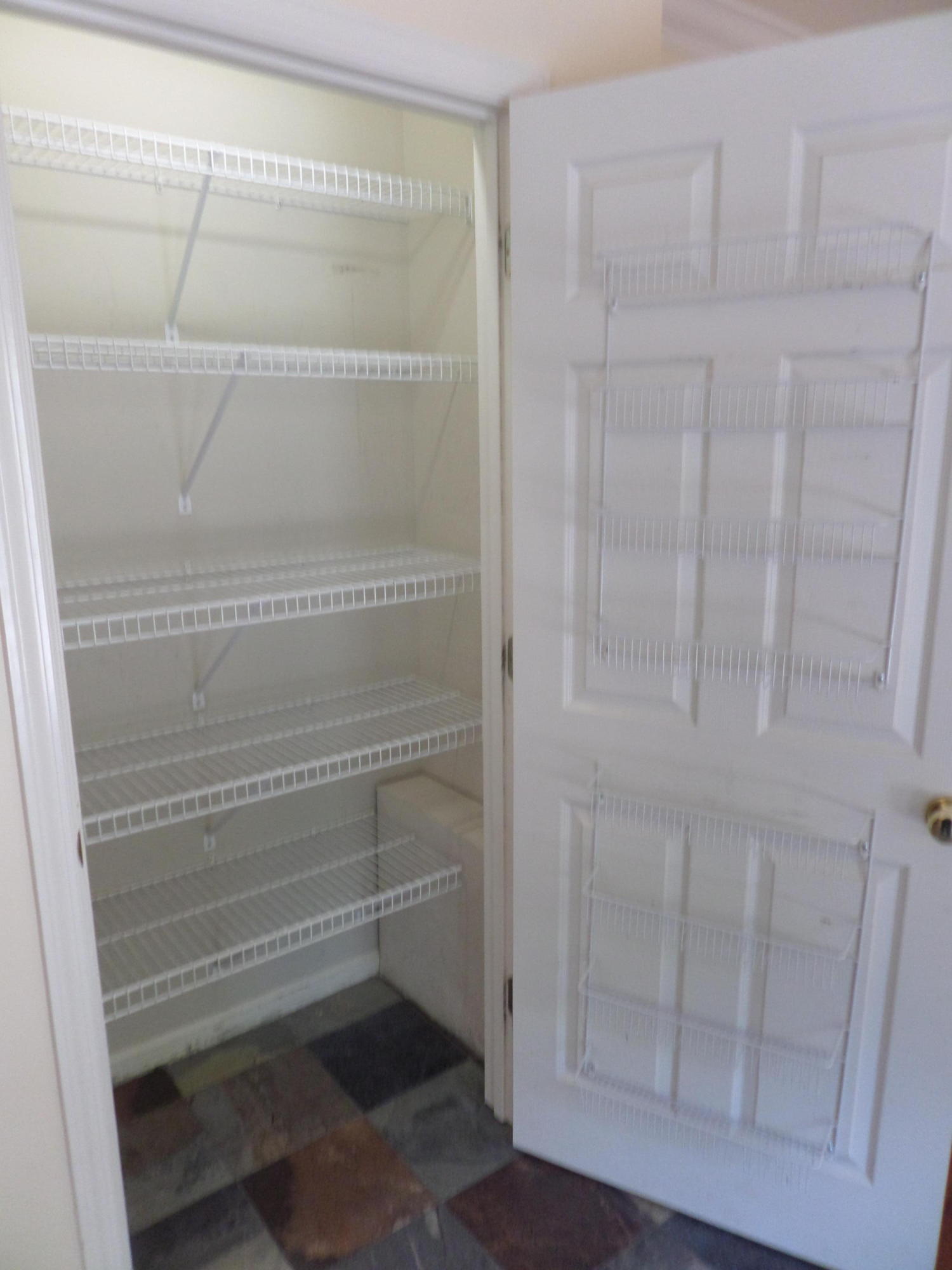 18 Radisson Cove Oak Ridge, TN 37830 - Photo 5 of 40 Kitchen pantry