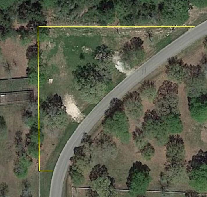 27780 Riley Road Waller, TX 77484 - Photo 3 of 3 a view of a balcony