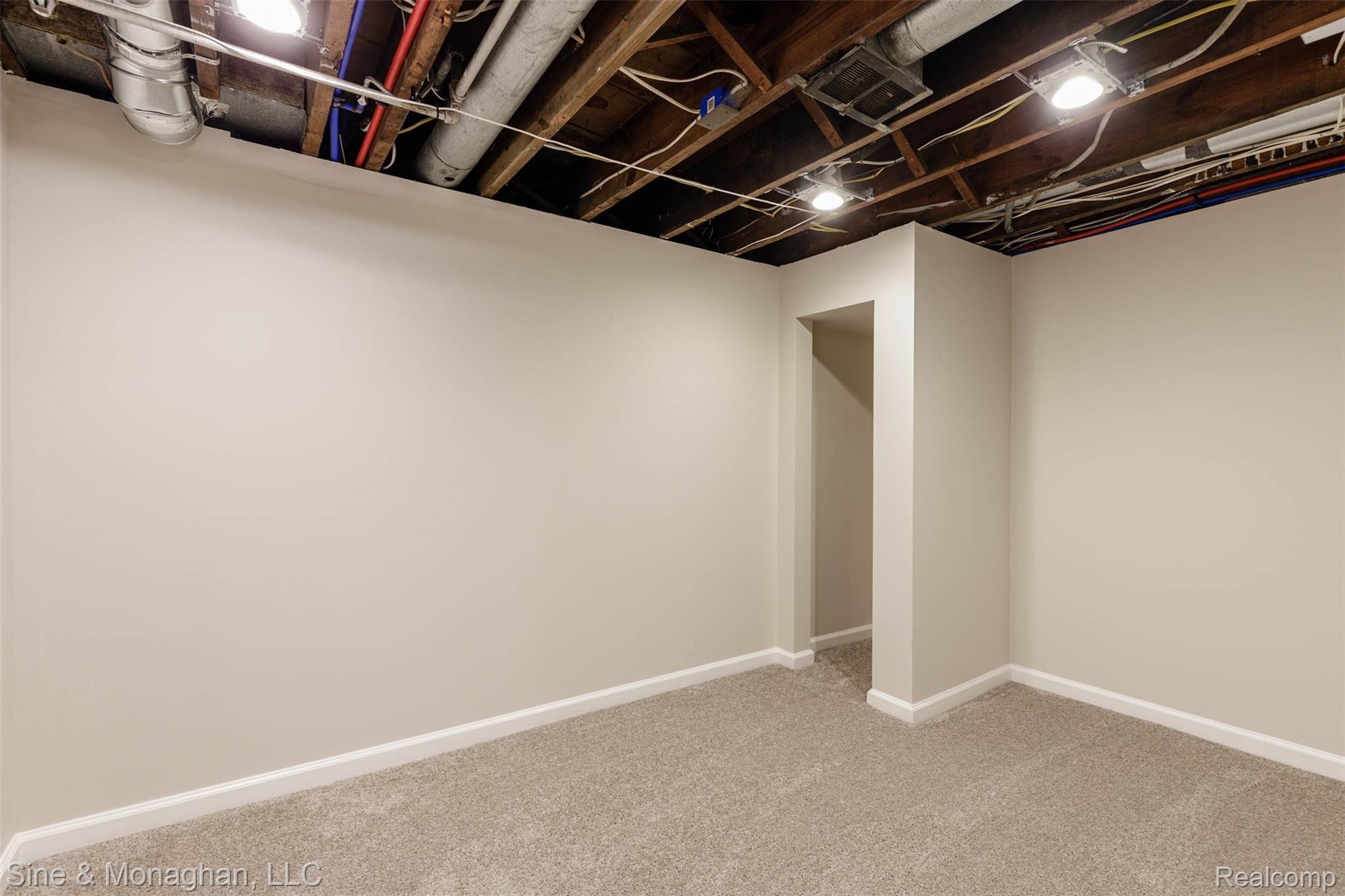 591 Fisher Road Grosse Pointe, MI 48230 - Photo 29 of 36 591 Fisher Rd-31.jpg
