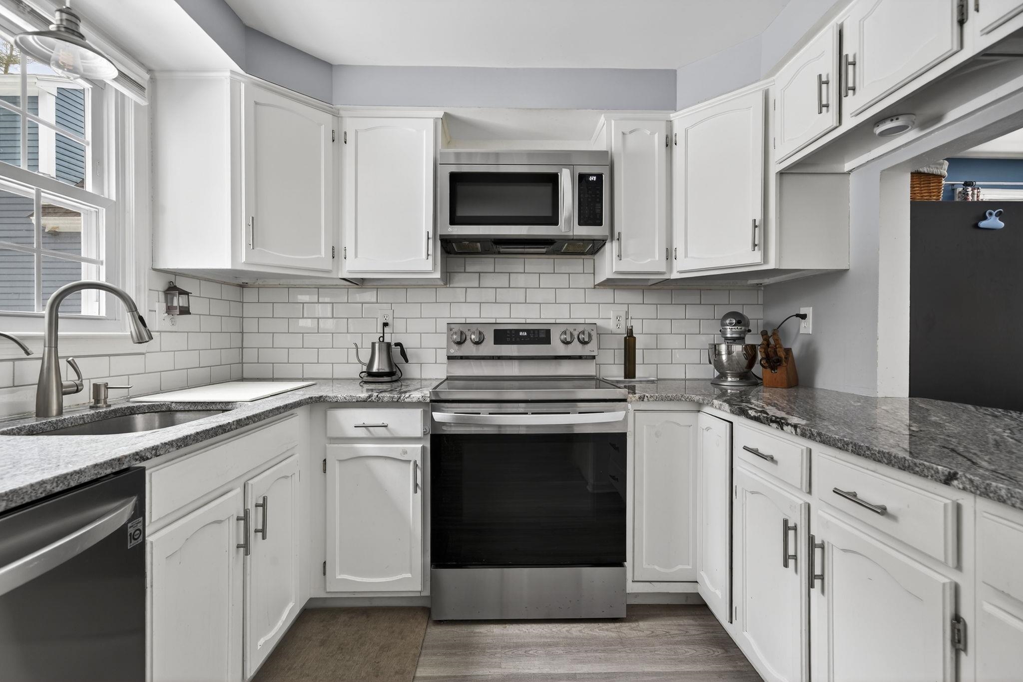 9 Donovan Court Merrimack, NH 03054 - Photo 12 of 37