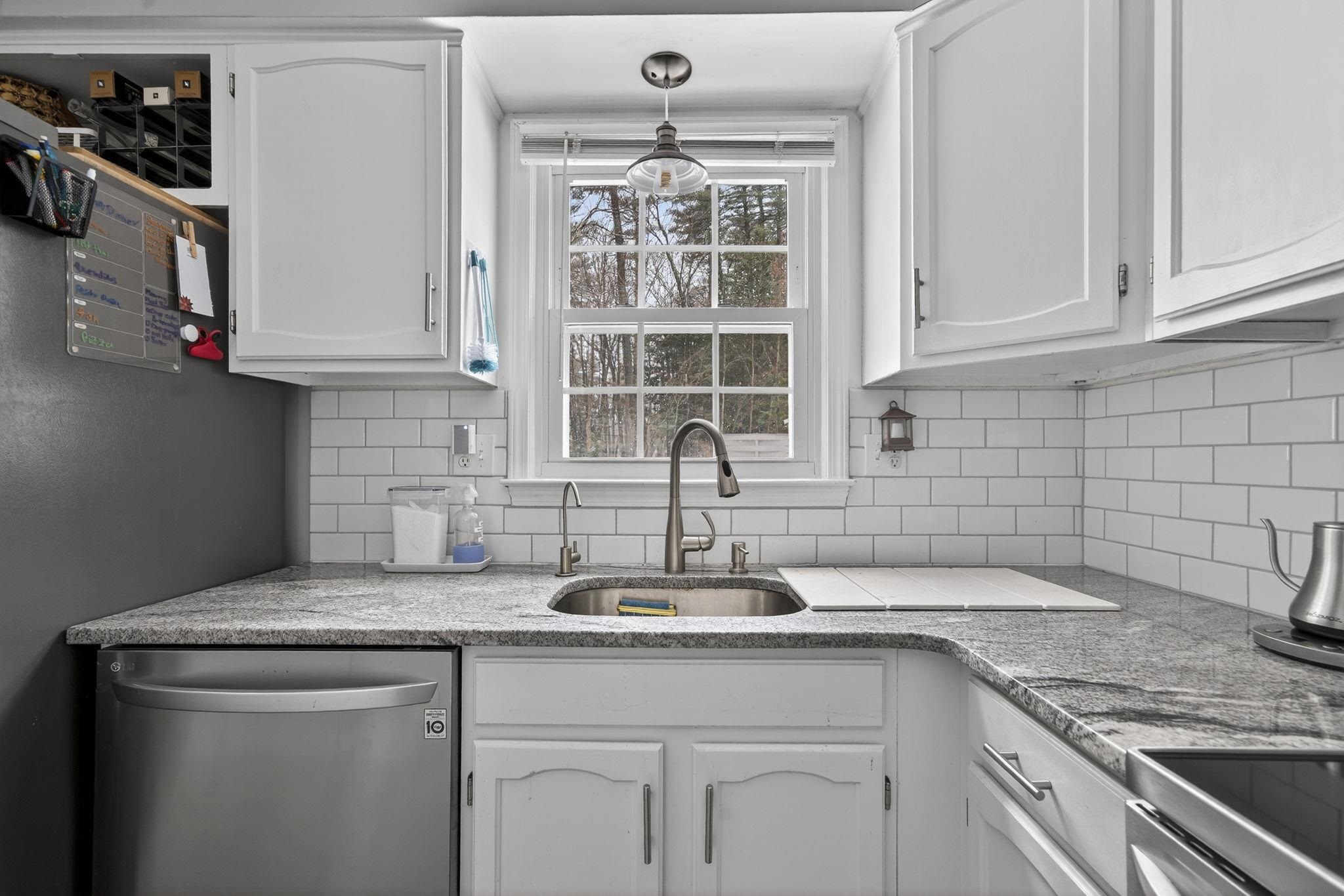 9 Donovan Court Merrimack, NH 03054 - Photo 15 of 37