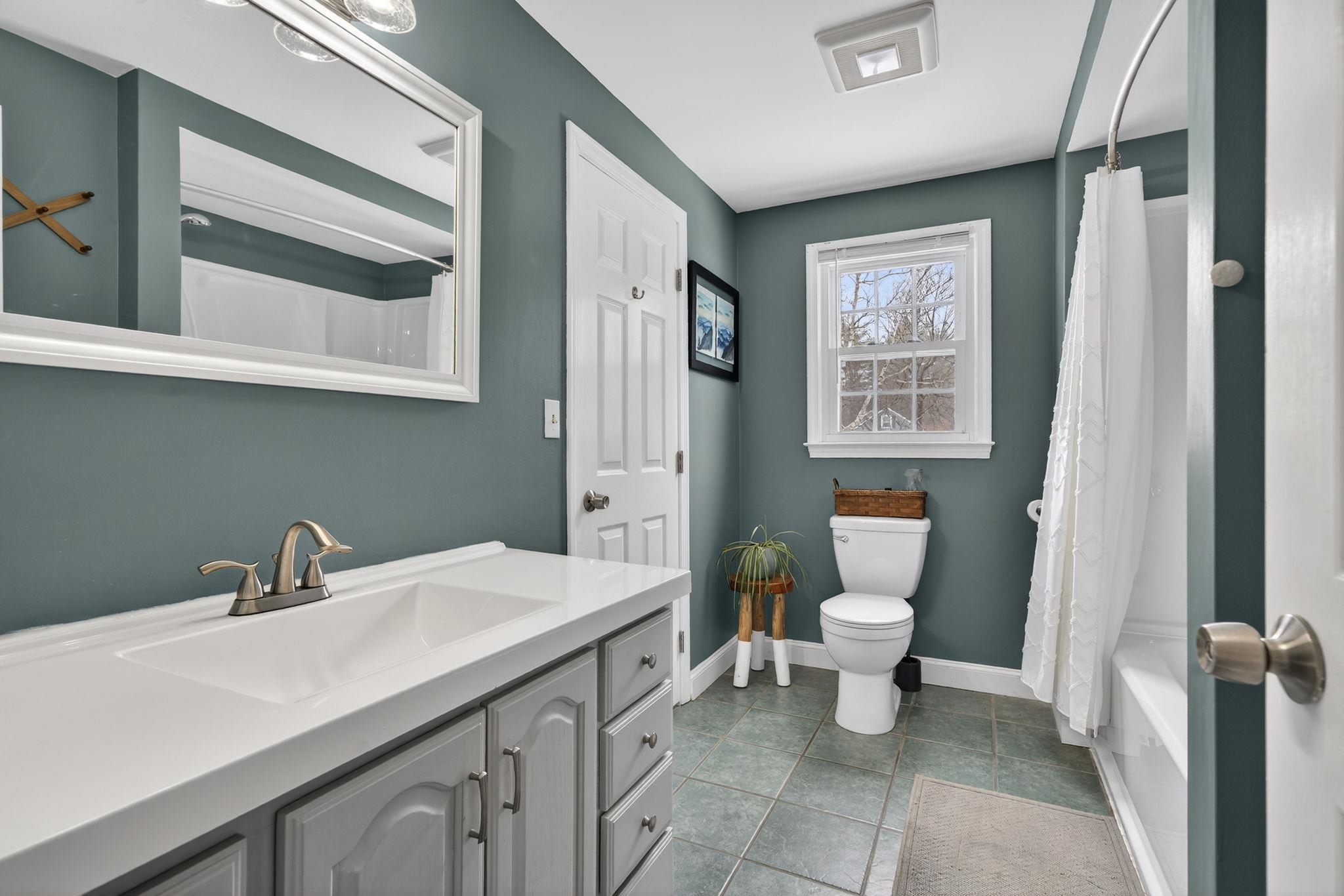 9 Donovan Court Merrimack, NH 03054 - Photo 24 of 37