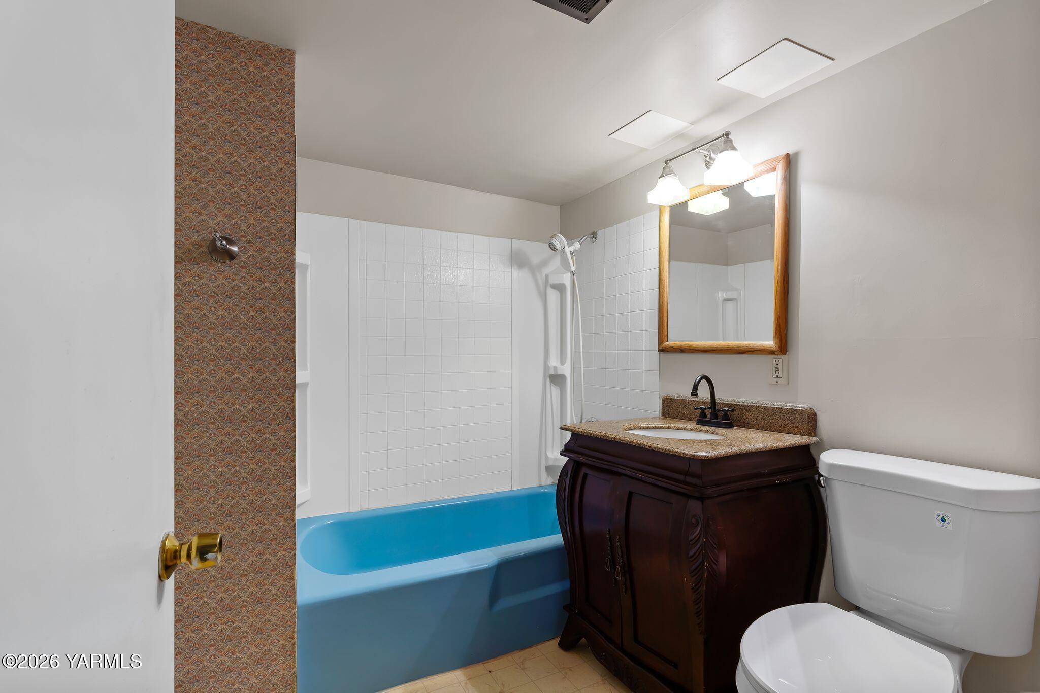 4211 Richey Road Yakima, WA 98908 - Photo 25 of 36 Lower Level Bathroom