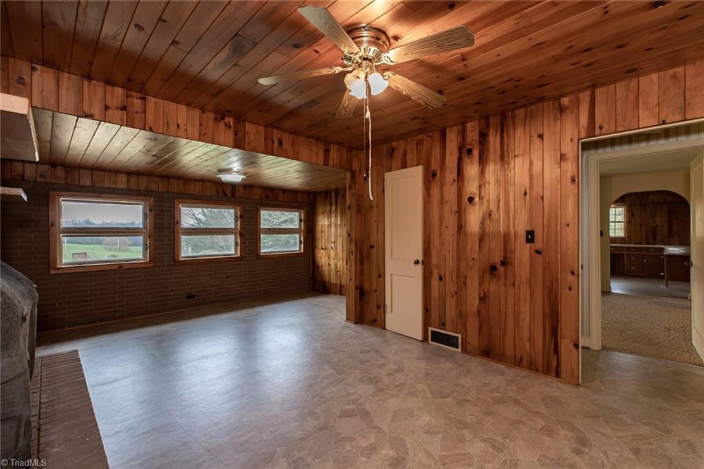 2005 Eldora Road Ararat, NC 27007 - Photo 6 of 48 knotty pine