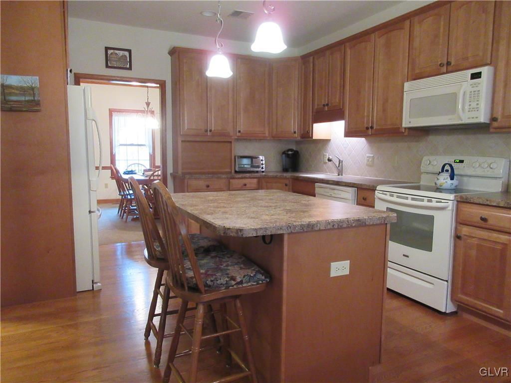 4198 Wellesley Road Bethlehem, PA 18017 - Photo 14 of 48 Kitchen island