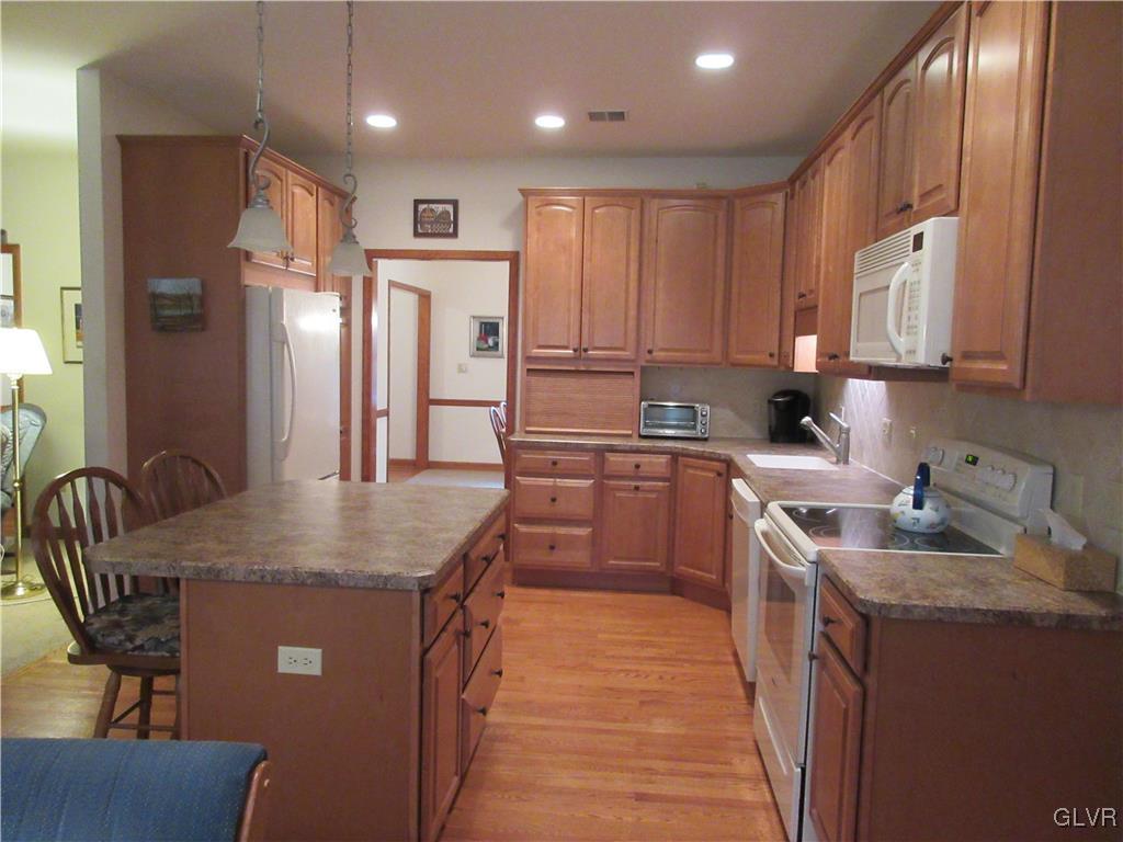 4198 Wellesley Road Bethlehem, PA 18017 - Photo 15 of 48 Plenty of cabinet space