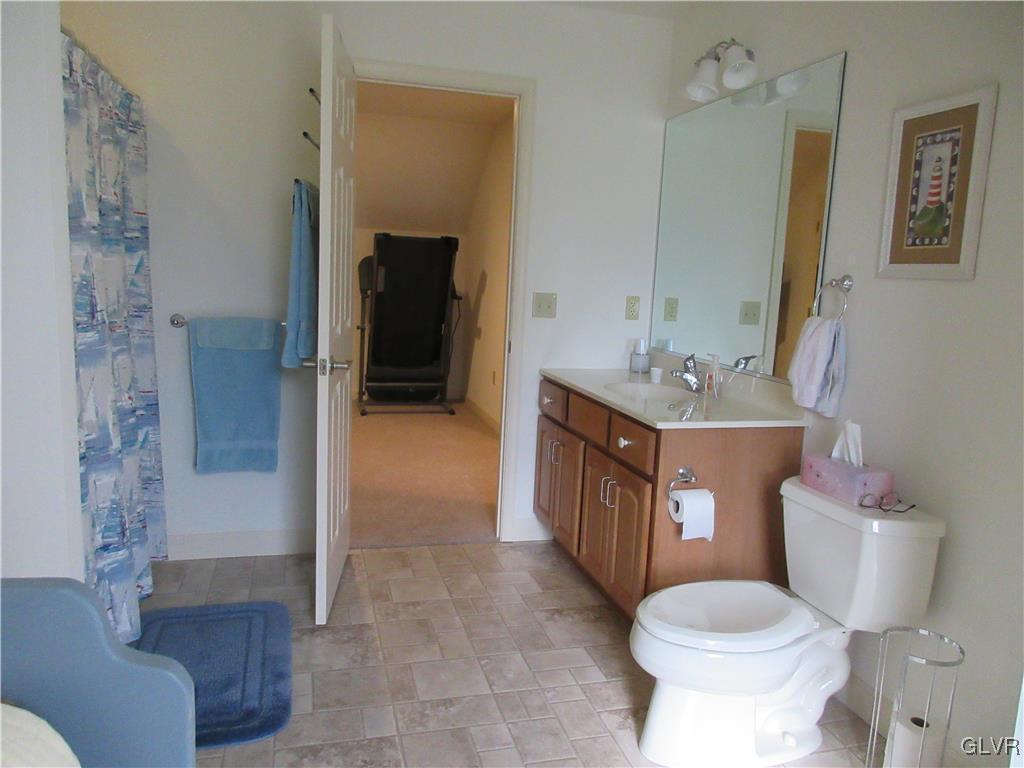 4198 Wellesley Road Bethlehem, PA 18017 - Photo 40 of 48 Gallery Image 40