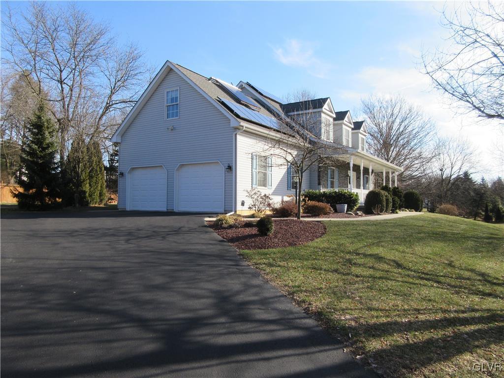 4198 Wellesley Road Bethlehem, PA 18017 - Photo 4 of 48 Side entry over sized garage
