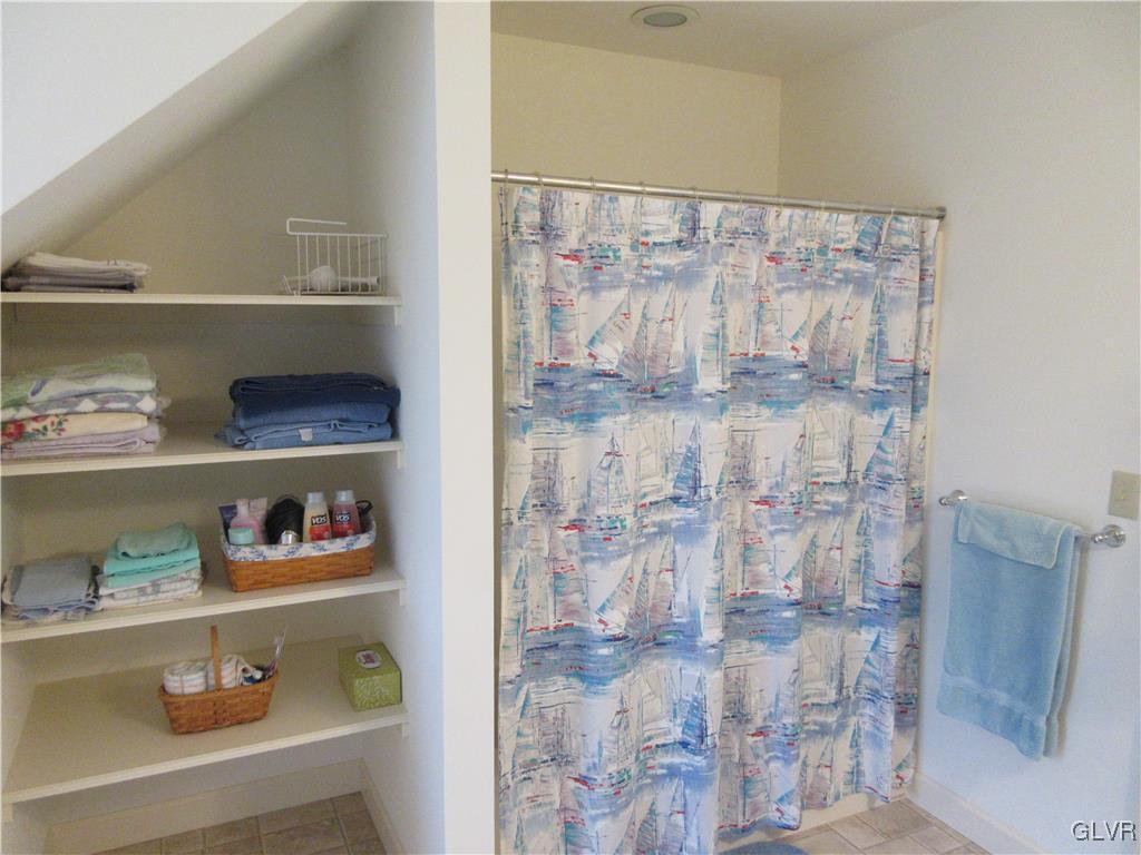 4198 Wellesley Road Bethlehem, PA 18017 - Photo 41 of 48 Gallery Image 41