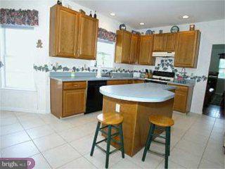 1 Rue Court Millstone Township, NJ 08535 - Photo 3 of 6