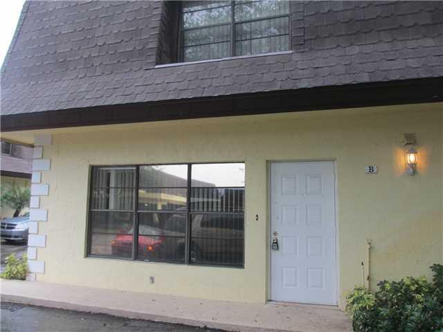 9290 Southwest 61st Way, Unit 27B Boca Raton, FL 33428 - Photo 2 of 14 Exterior Front
