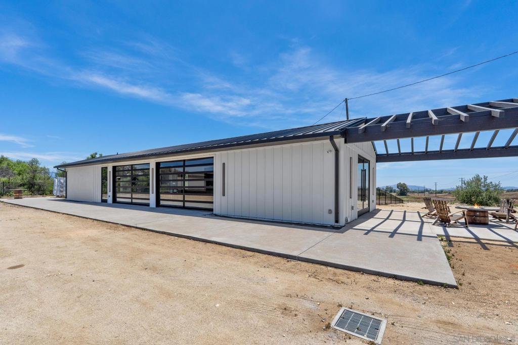36051 East Benton Road Temecula, CA 92592 - Photo 35 of 42