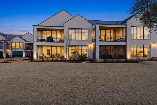 $1,795,000 | 320 O Connor Ridge Boulevard, Unit 22, Irving, TX 75038