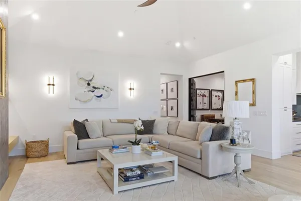$1,795,000 | 320 O Connor Ridge Boulevard, Unit 22, Irving, TX 75038