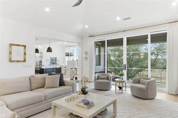 $1,795,000 | 320 O Connor Ridge Boulevard, Unit 22, Irving, TX 75038