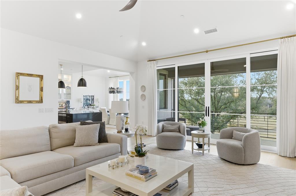 320 O Connor Ridge Boulevard, Unit 22 Irving, TX 75038 - Photo 4 of 29